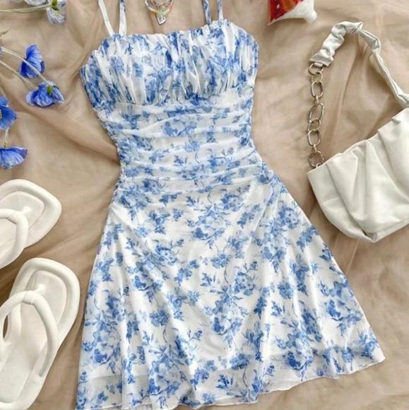 Dresses & Skirts - Women's Blue & White Floral Mesh Halterneck Summer Vacation Dress